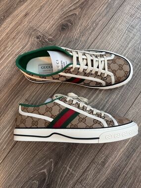 Gucci Brown GG Supreme Low-Top Sneakers with Green and Red Web